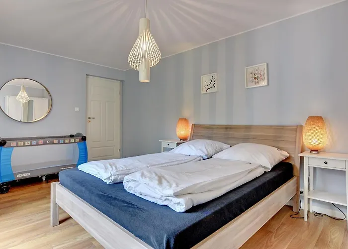 Azure Cozy By Grand アパート